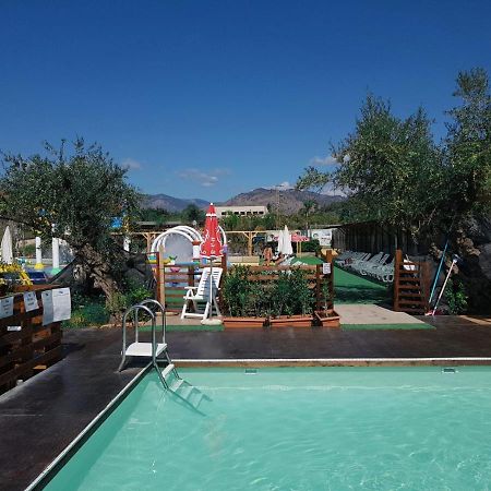 Glamping Alcantara Мотта-Камастра Экстерьер фото